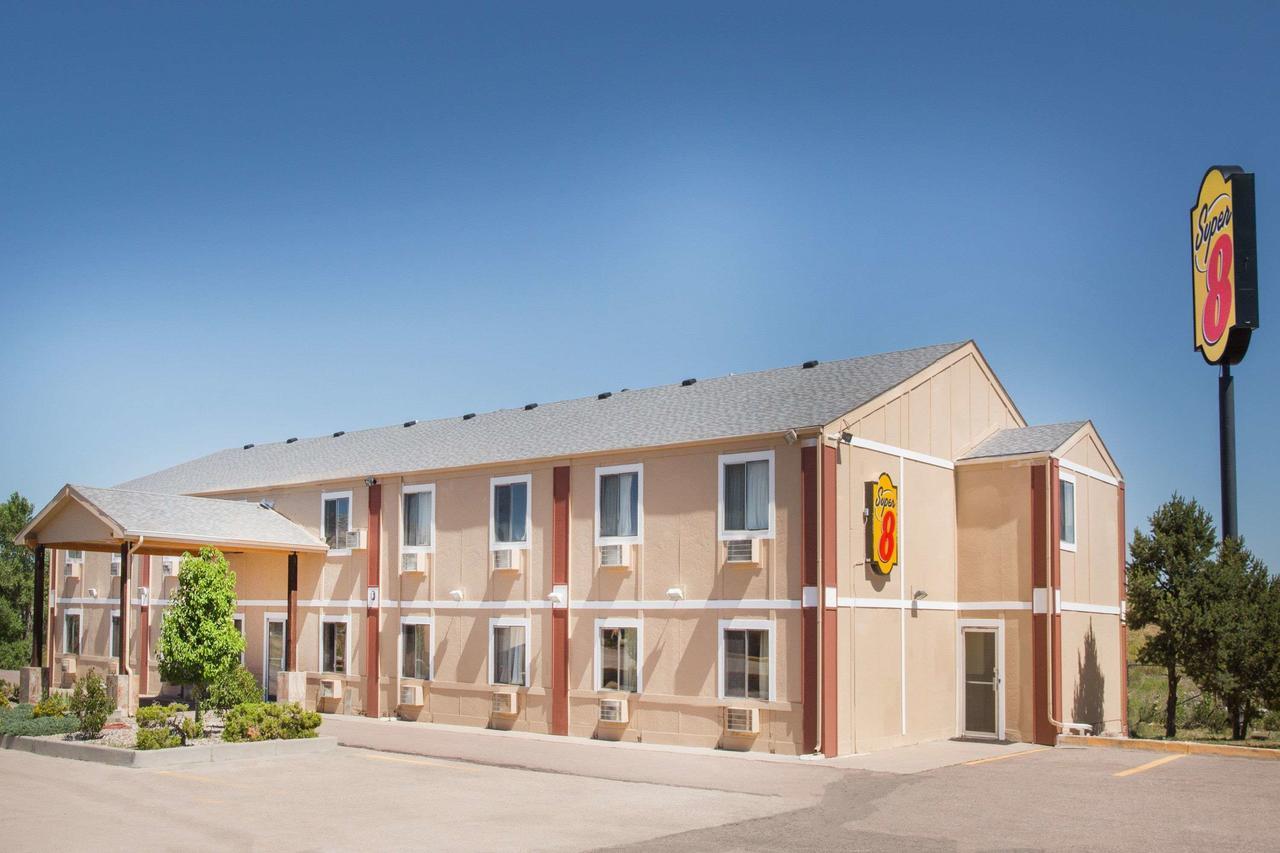 Super 8 By Wyndham Limon Hotel Exterior foto